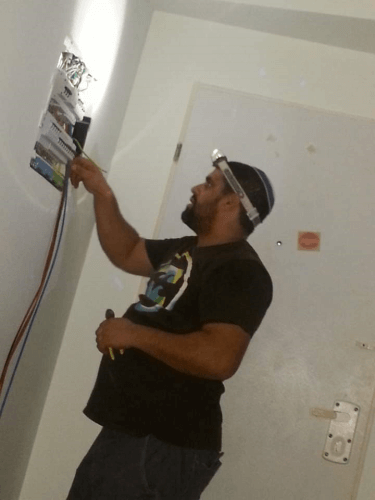 תיקון לוח חשמל 3